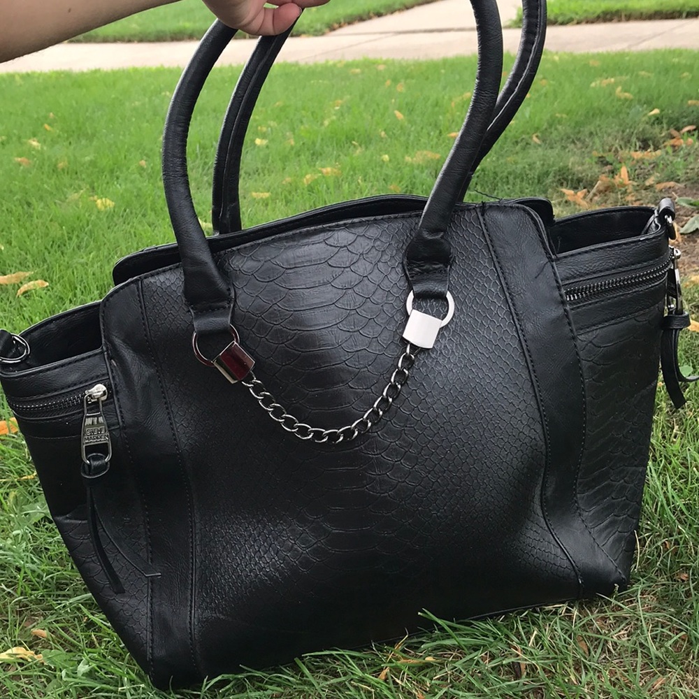 Black snake skin steve madden purse
